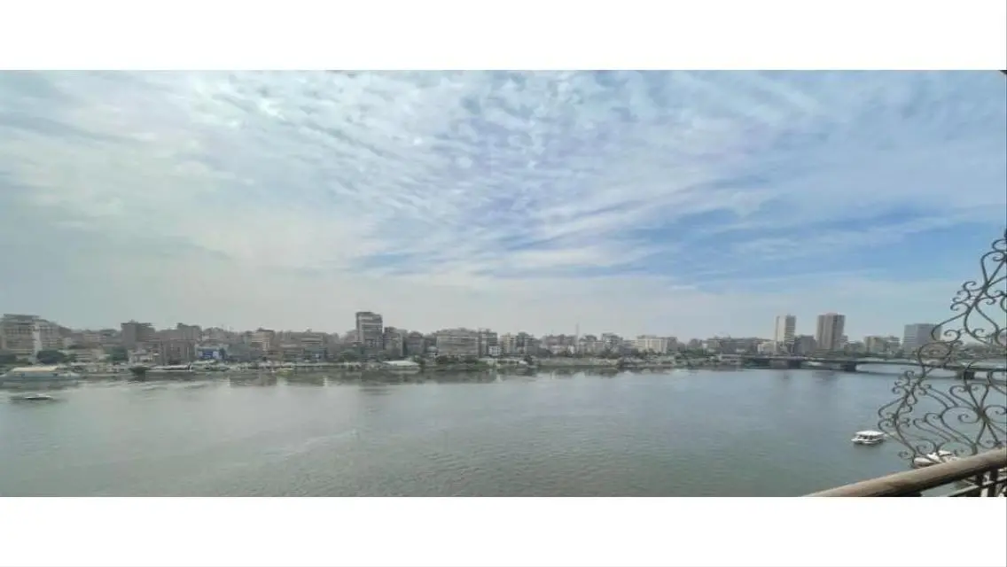 فيلا فاخرة للبيع مع مسبح خاص وحديقة