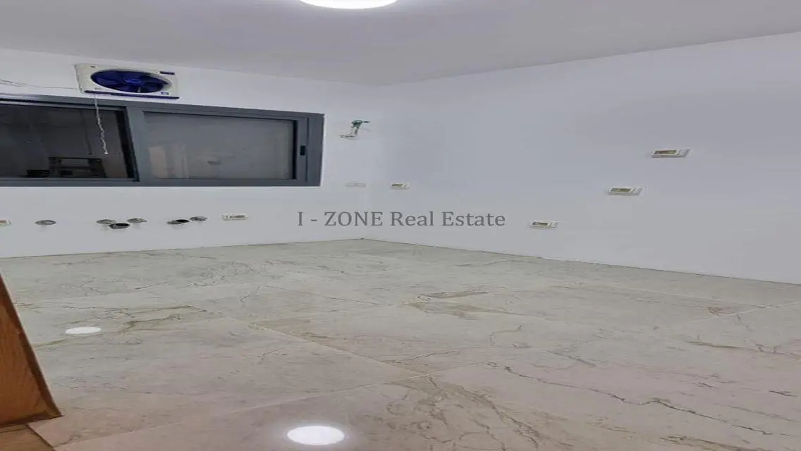 شقة فاخرة في Sky Condos - I-Zone