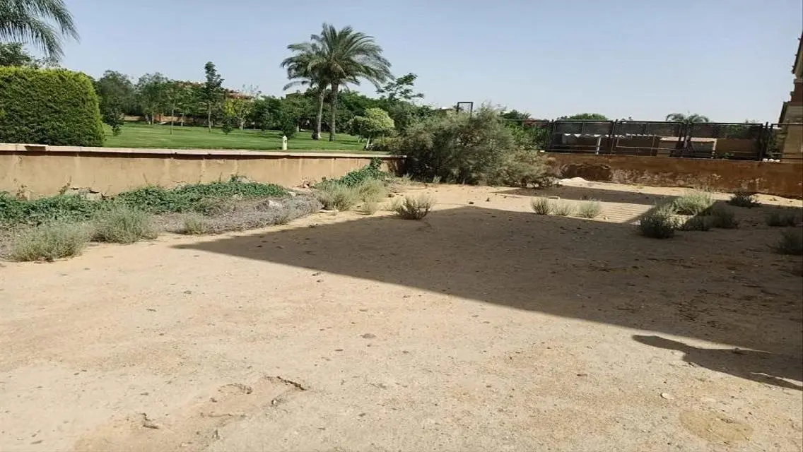 فيلا فاخرة للبيع  في موقع متميز