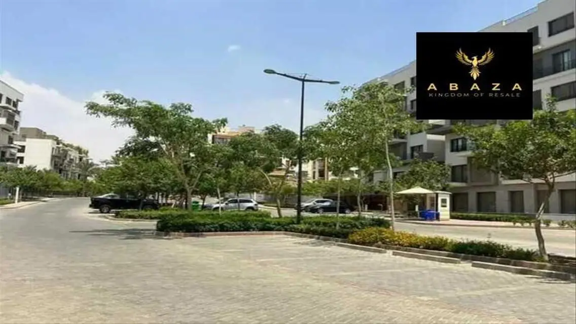 Luxury Villa with Balcony and Security Guard
