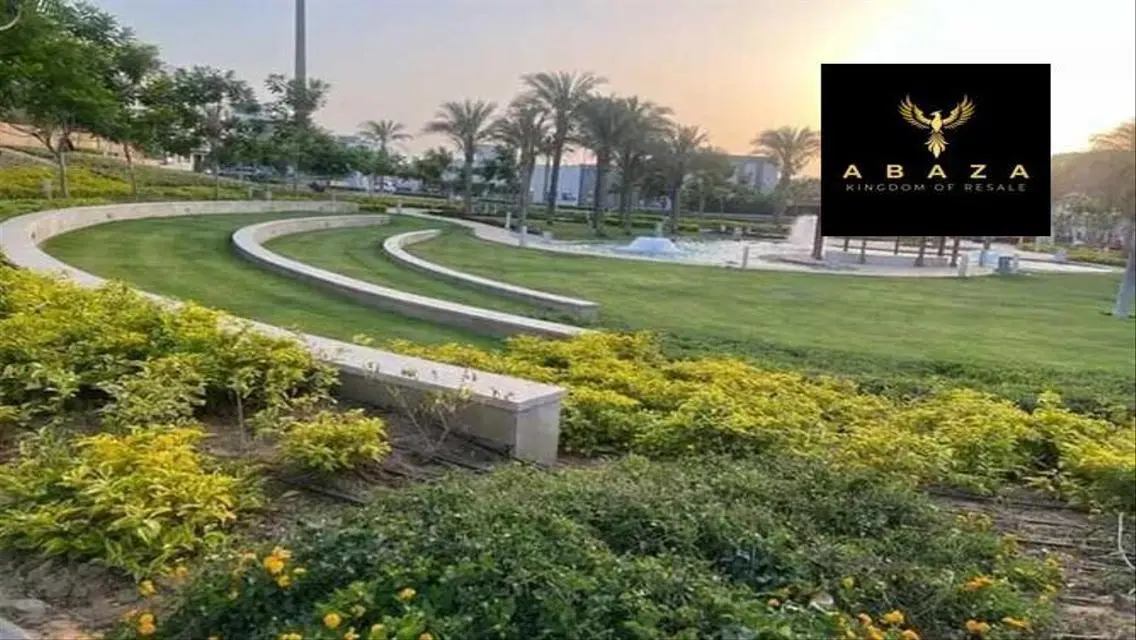 Luxury Villa with Balcony and Security Guard