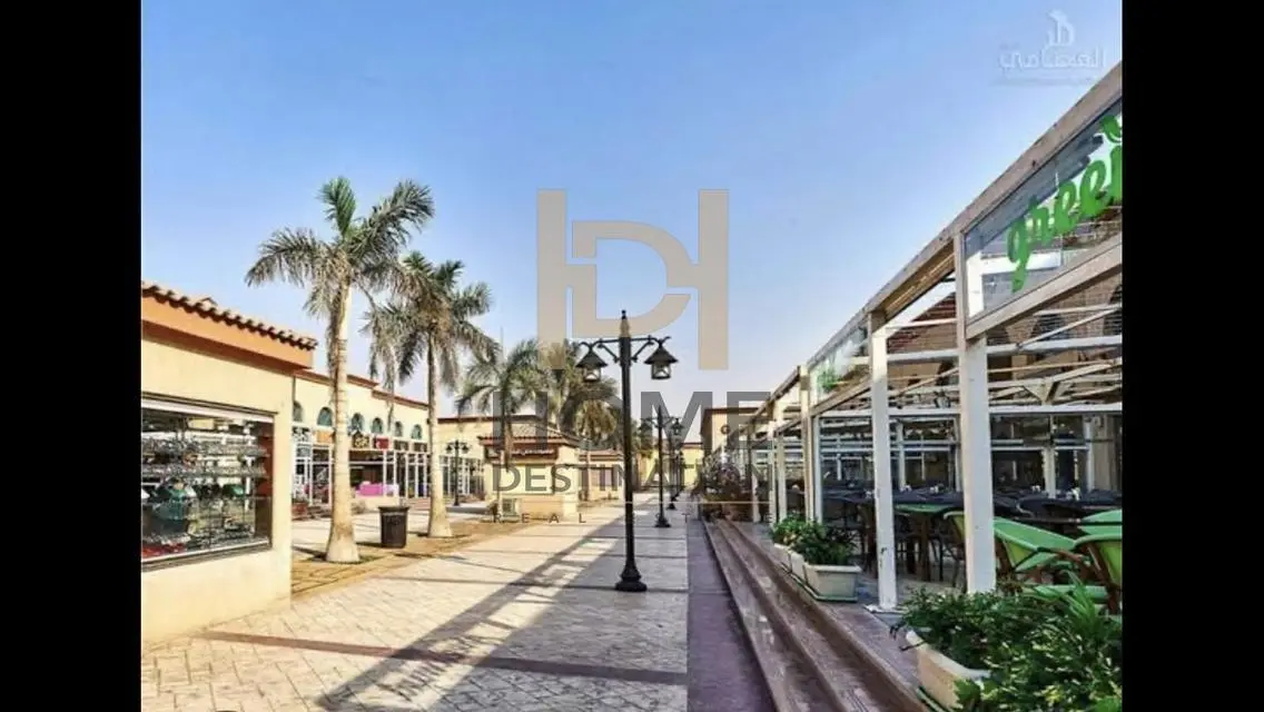 فرصة استثمارية مميزة في سكاي بلازا مول