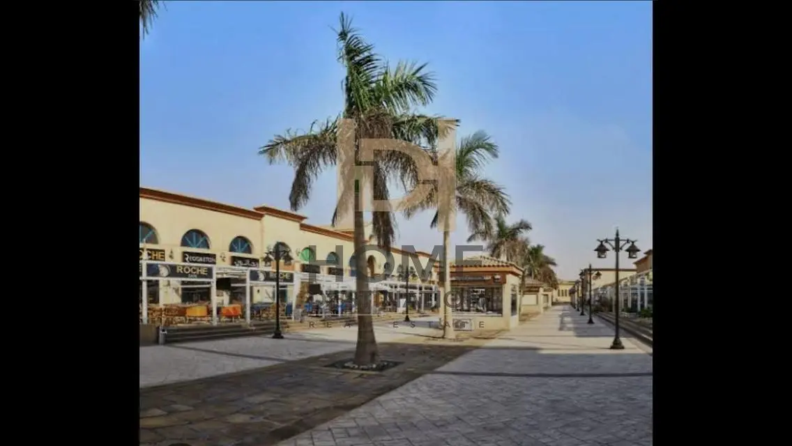 فرصة استثمارية مميزة في سكاي بلازا مول