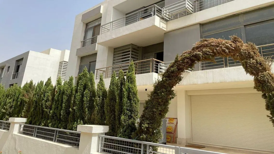 Apartment for Sale - Meter Space with Security Guard