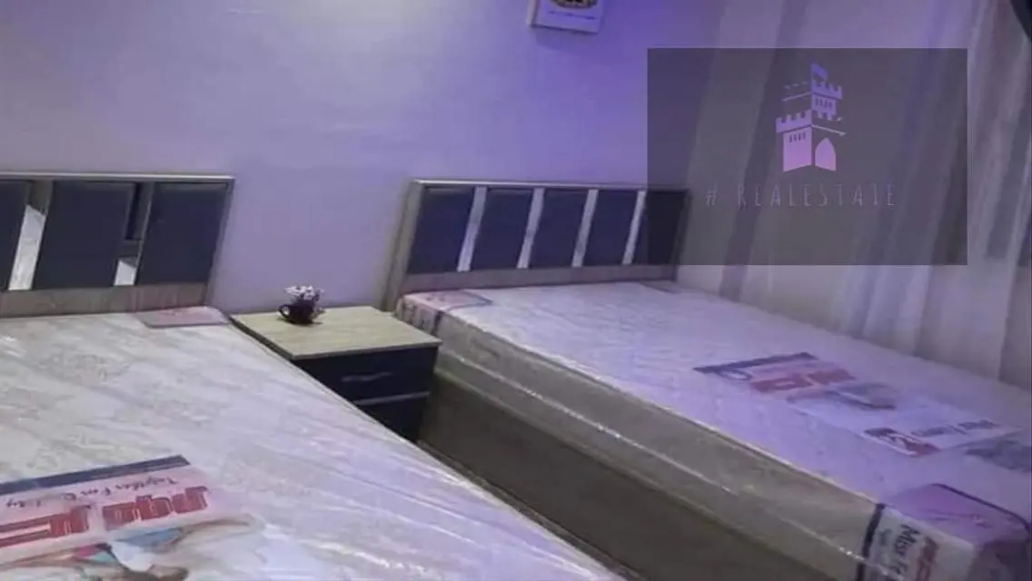 شقة فاخرة للإيجار مع تكييف مركزي وشرفة