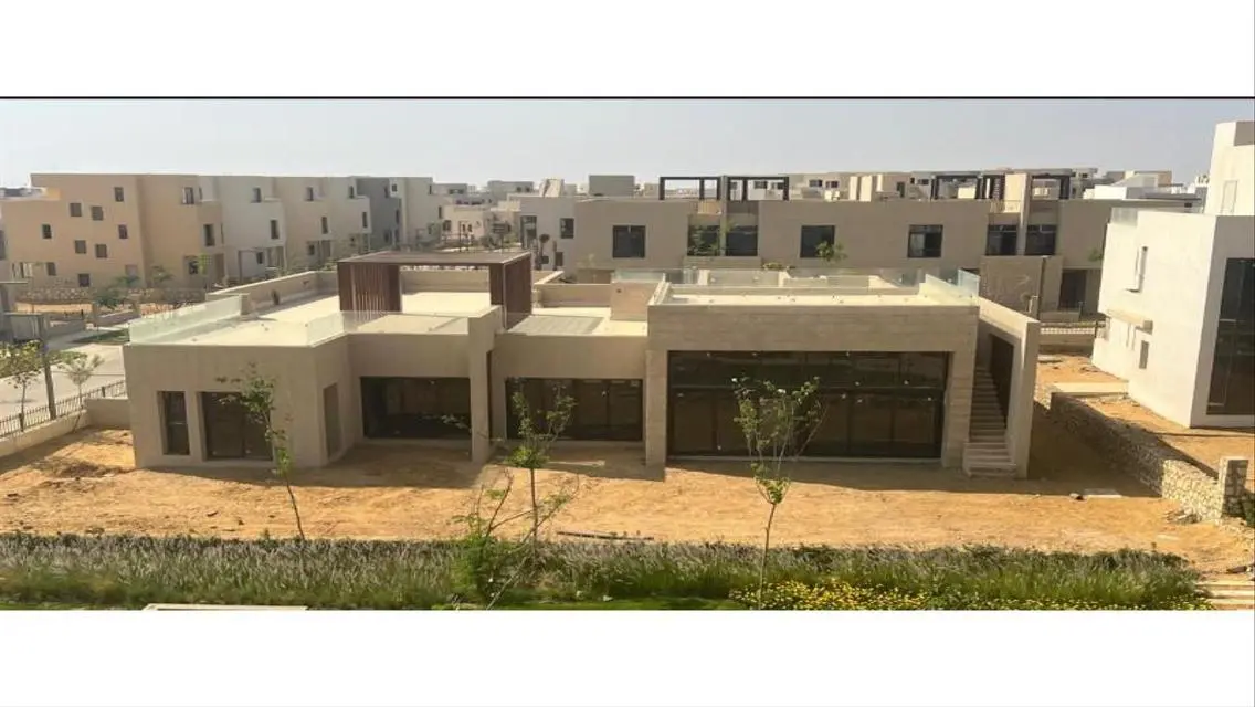 أرض للبيع في Owest بمساحة 1000 متر