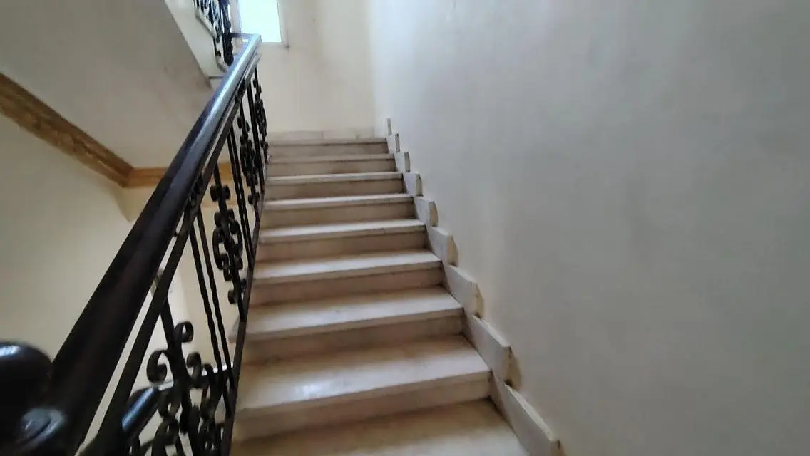 منزل فخم للبيع مع حديقة خاصة ومسبح