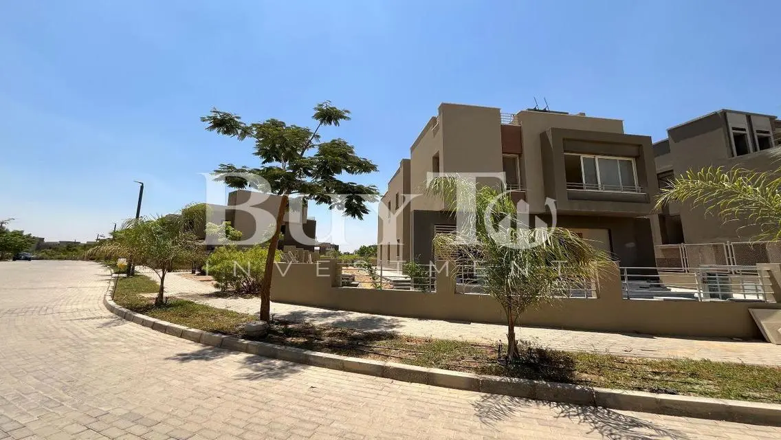 Luxury Villa for Sale with Private Garden and Stunning Views