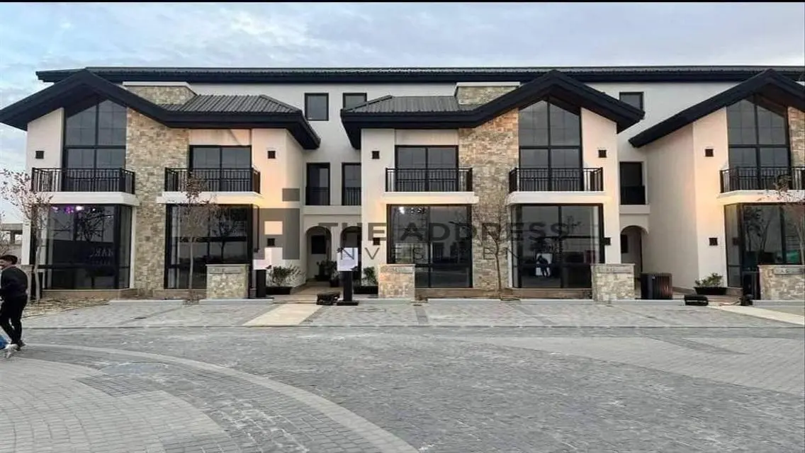 Luxury Home in Pyramids with 200 sqm - Fantastic Opportunity!