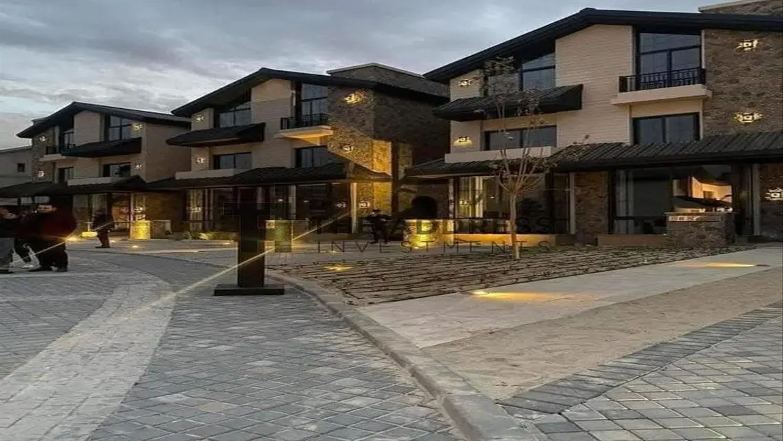 Luxury Home in Pyramids with 200 sqm - Fantastic Opportunity!