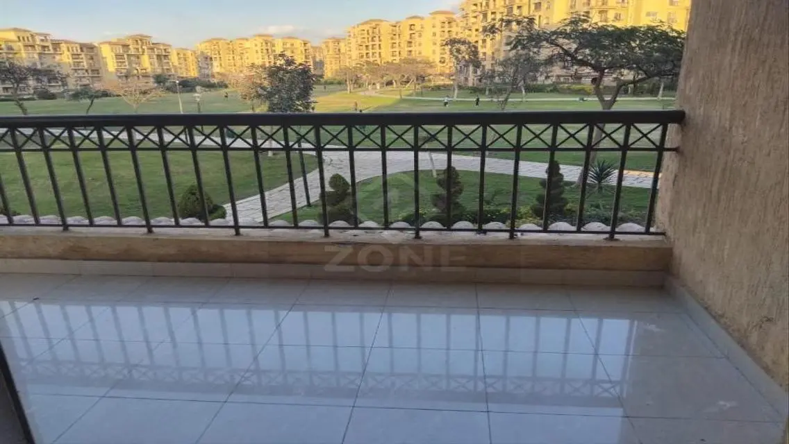 شقة للبيع بمساحة 500 متر