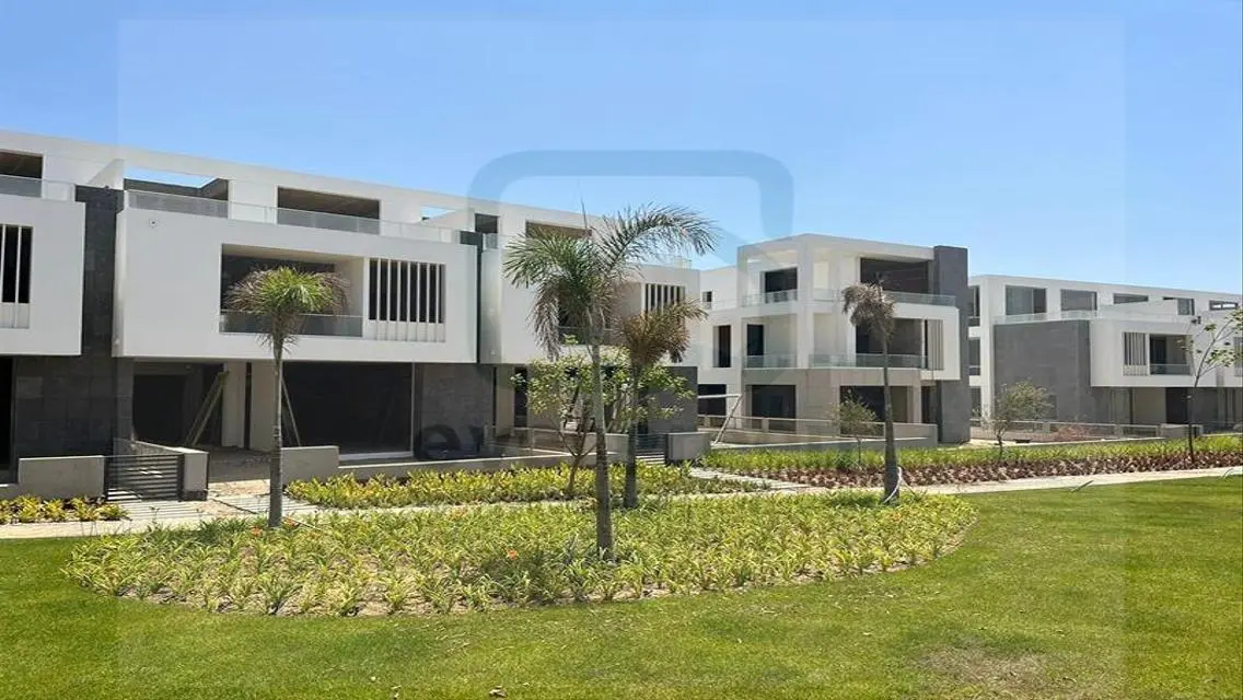 فيلا فاخرة بمساحة واسعة وبسعر مغري
