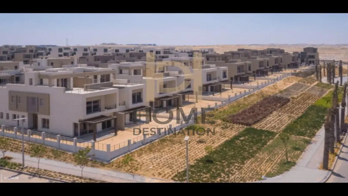 فيلا فاخرة مع حديقة خاصة ومسبح مشترك