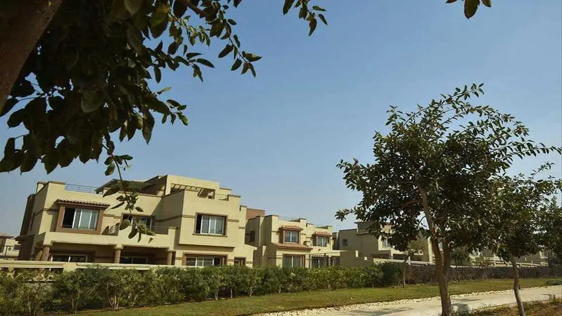 Luxury Villa for Sale with Spacious Living Area