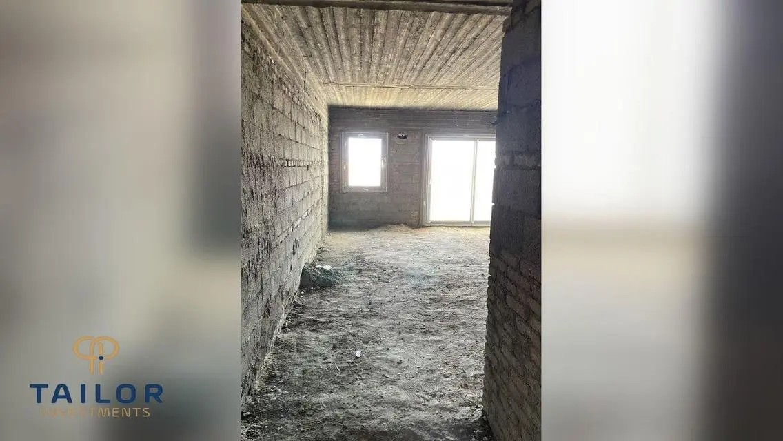 Luxury Apartment for Sale with Landmark View