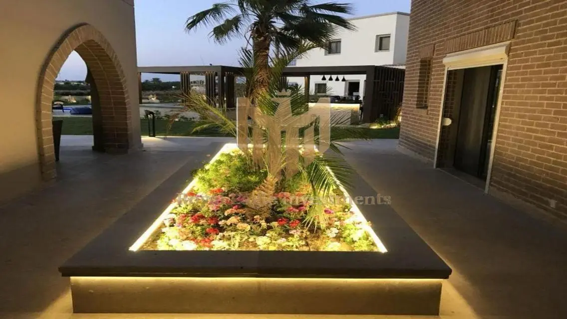 فرصة استثمارية مثالية في فيلا فاخرة