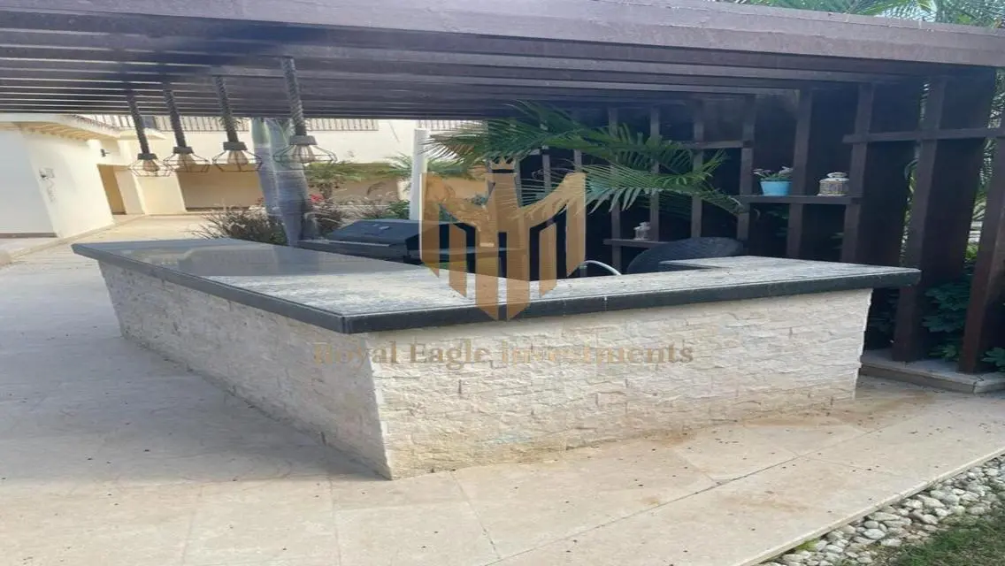 فرصة استثمارية مثالية في فيلا فاخرة