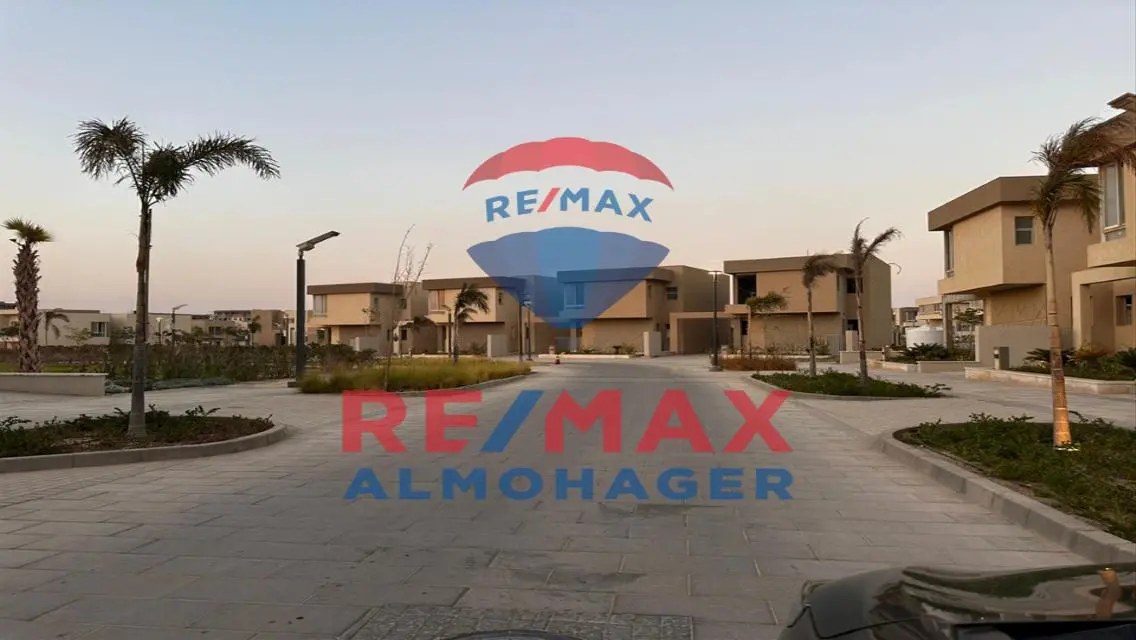 Luxury Property with Private Garden and Maid Room