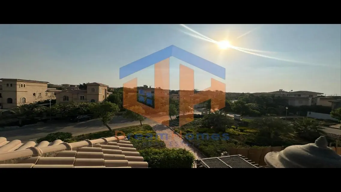 Luxurious Villa with Spacious Living and Stunning Views