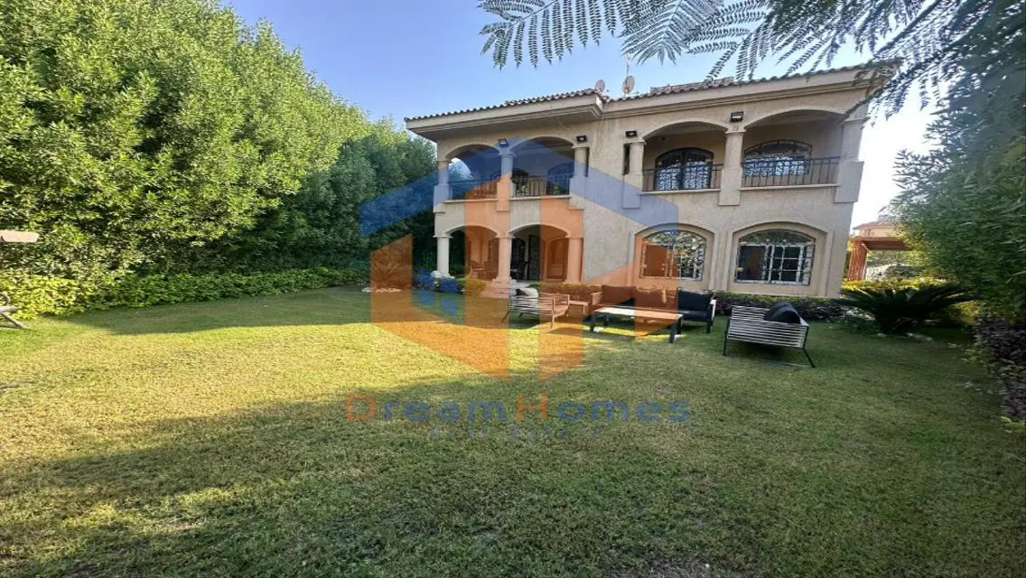 Luxurious Villa with Spacious Living and Stunning Views