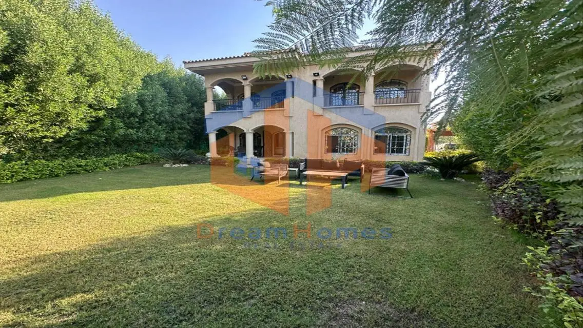 Luxurious Villa with Spacious Living and Stunning Views