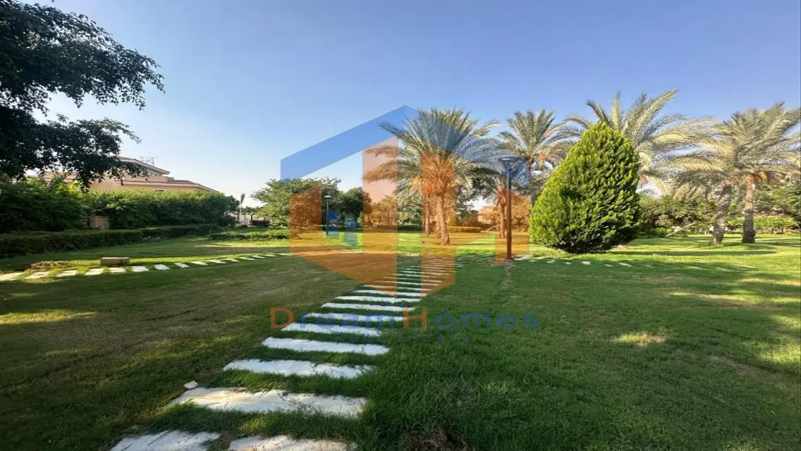 Luxurious Villa with Spacious Living and Stunning Views