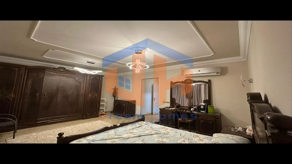 Luxurious Villa with Spacious Living and Stunning Views