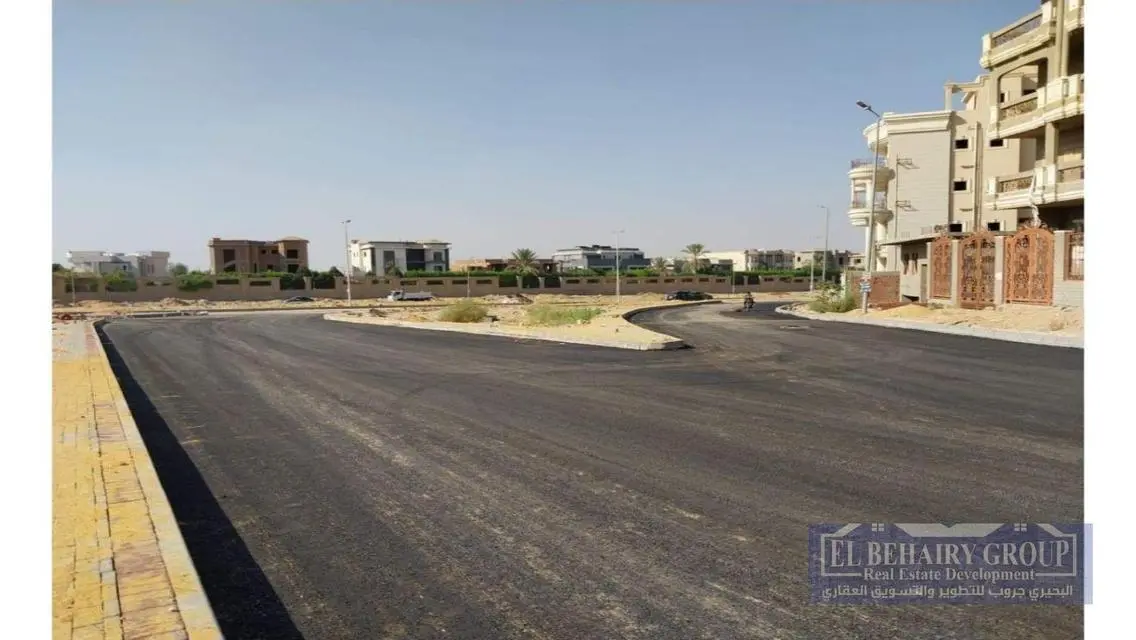 شقة فاخرة للبيع بمساحة متميزة في قلب المدينة