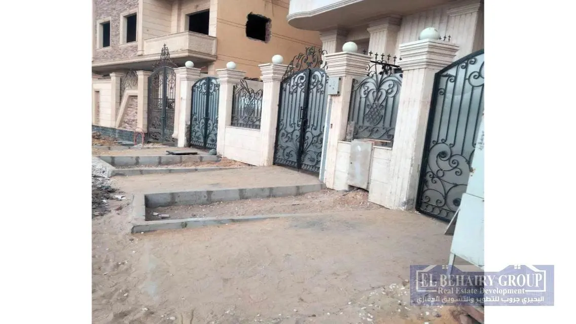 شقة فاخرة للبيع بمساحة متميزة في قلب المدينة