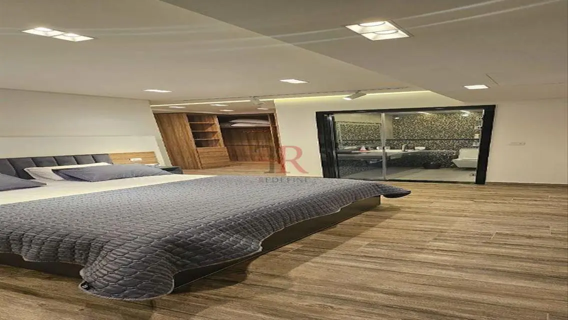 Luxury Apartment with Shared Pool and Unique View