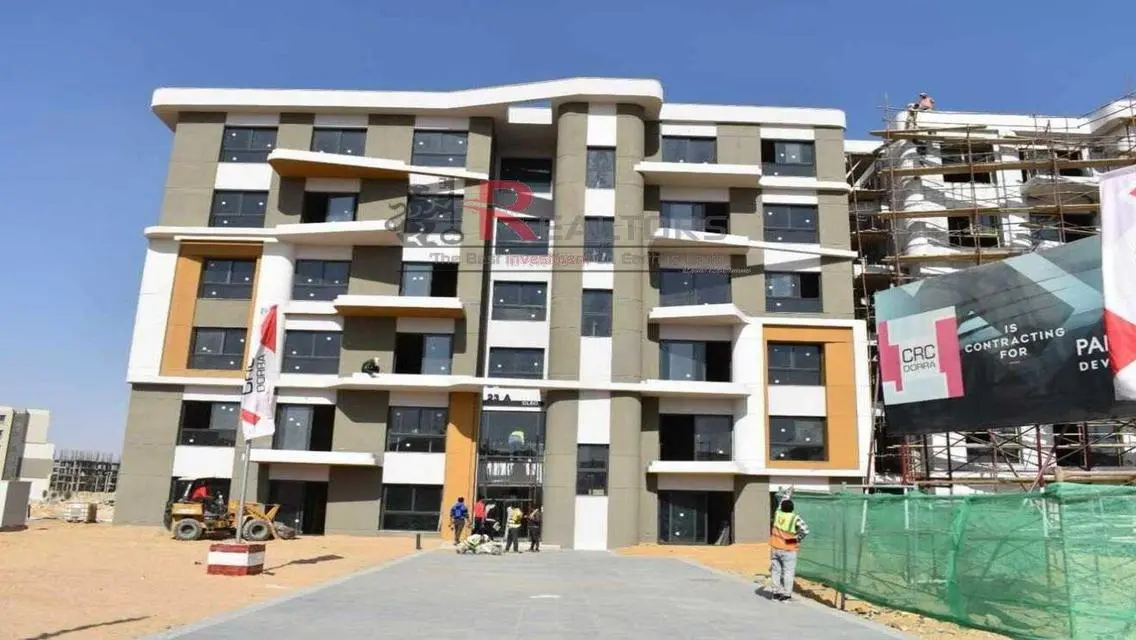 Luxury Apartment with Maid Room in Prime Location