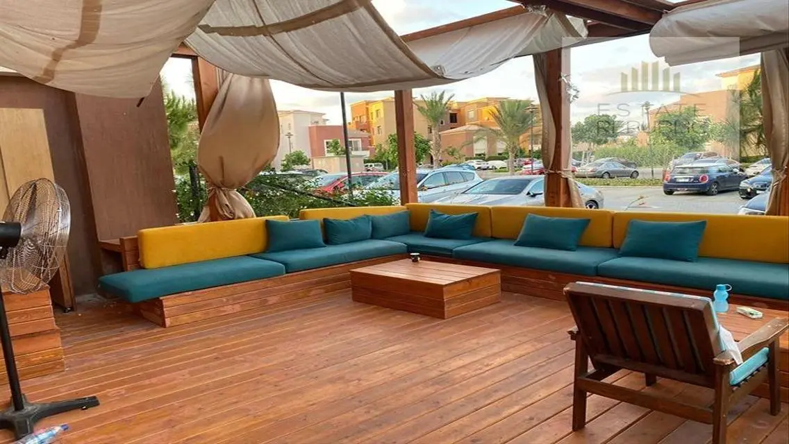 Luxury Apartment for Sale Overlooking Lakes and Landmarks