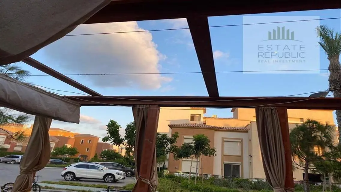 Luxury Apartment for Sale Overlooking Lakes and Landmarks