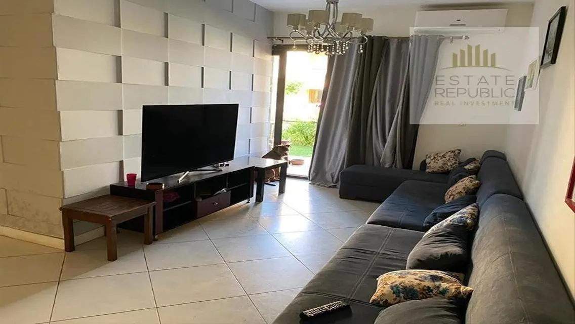 Luxury Apartment for Sale Overlooking Lakes and Landmarks