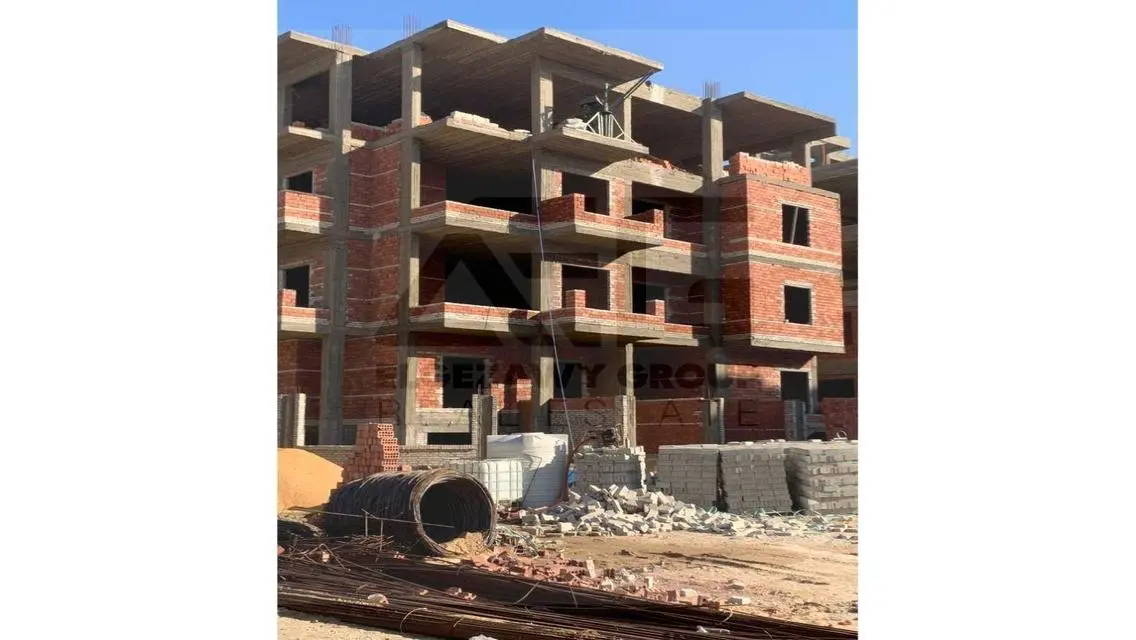 Luxury Villa with Private Garden and Security Guard - 4347500 EGP