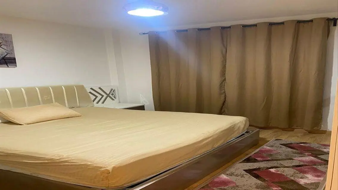 شقة للبيع بمساحة متميزة مع خدمات أمنية