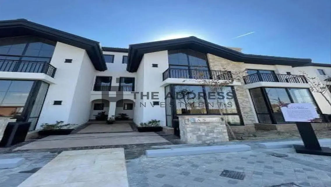 Luxury Villa for Sale in Mountain View - New Cairo