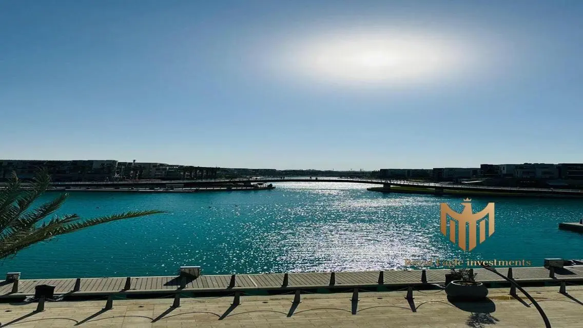 شقة فاخرة بمساحة كبيرة بسعر مغري