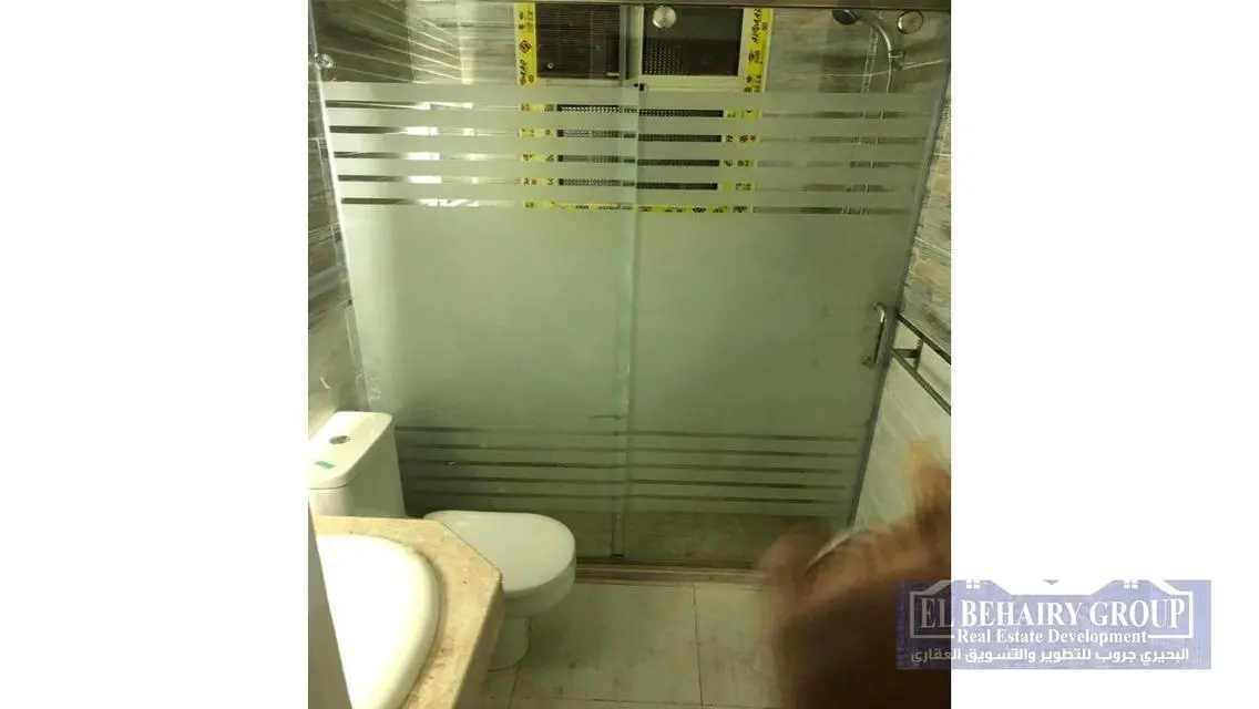 شقة فاخرة بمساحة 16530 متر للبيع