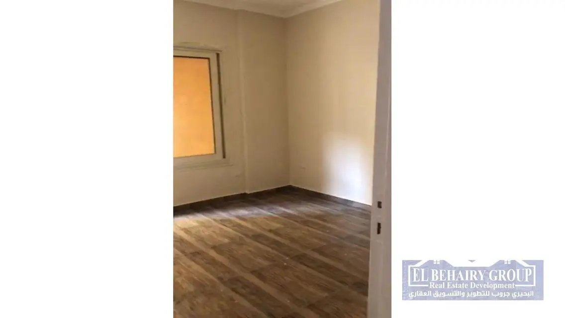 شقة فاخرة بمساحة 16530 متر للبيع