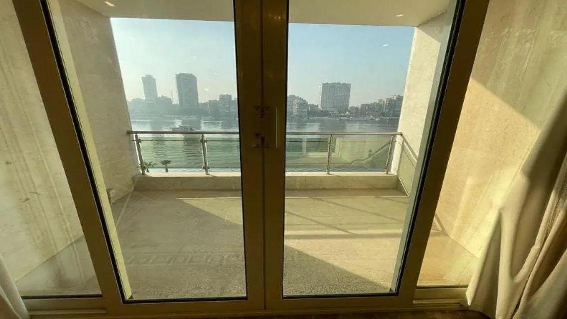 فيلا فاخرة مع إطلالات ساحرة على البحيرات