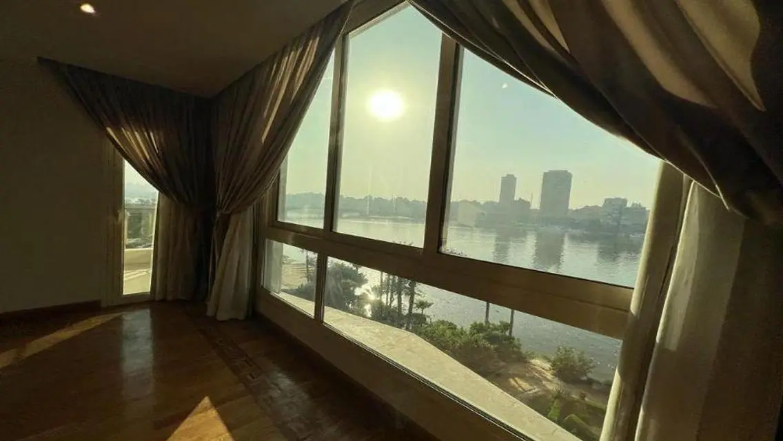 فيلا فاخرة مع إطلالات ساحرة على البحيرات