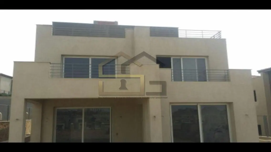 Luxury Home for Sale in Palm Hills