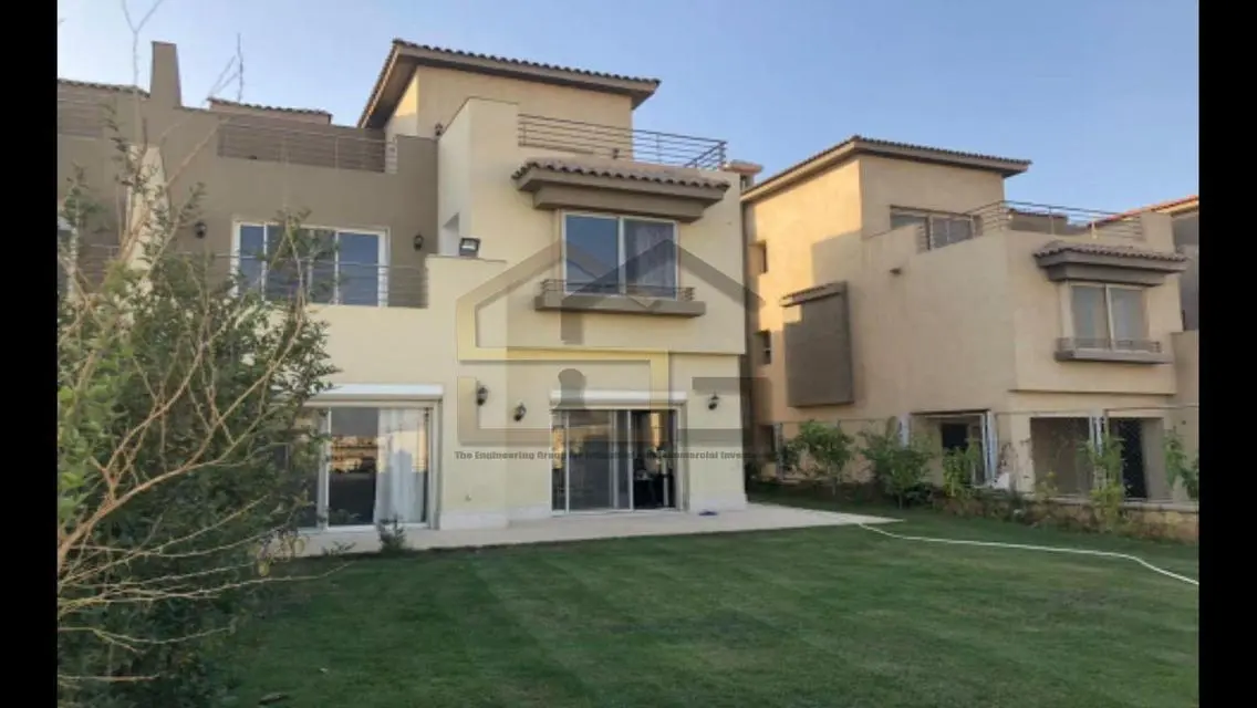 Luxury Home for Sale in Palm Hills