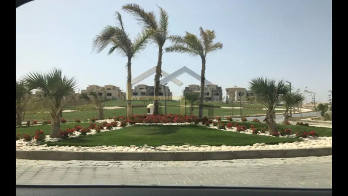 Luxury Home for Sale in Palm Hills