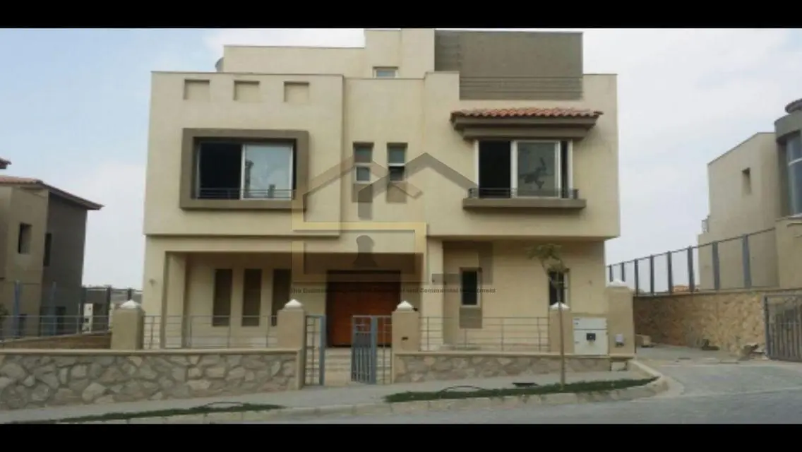 Luxury Home for Sale in Palm Hills