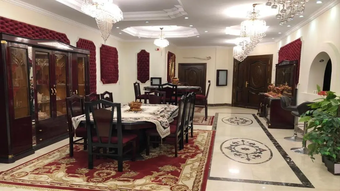 منزل فاخر للبيع في موقع متميز