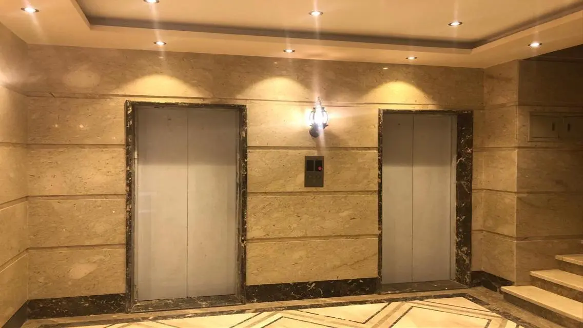 منزل فاخر للبيع في موقع متميز