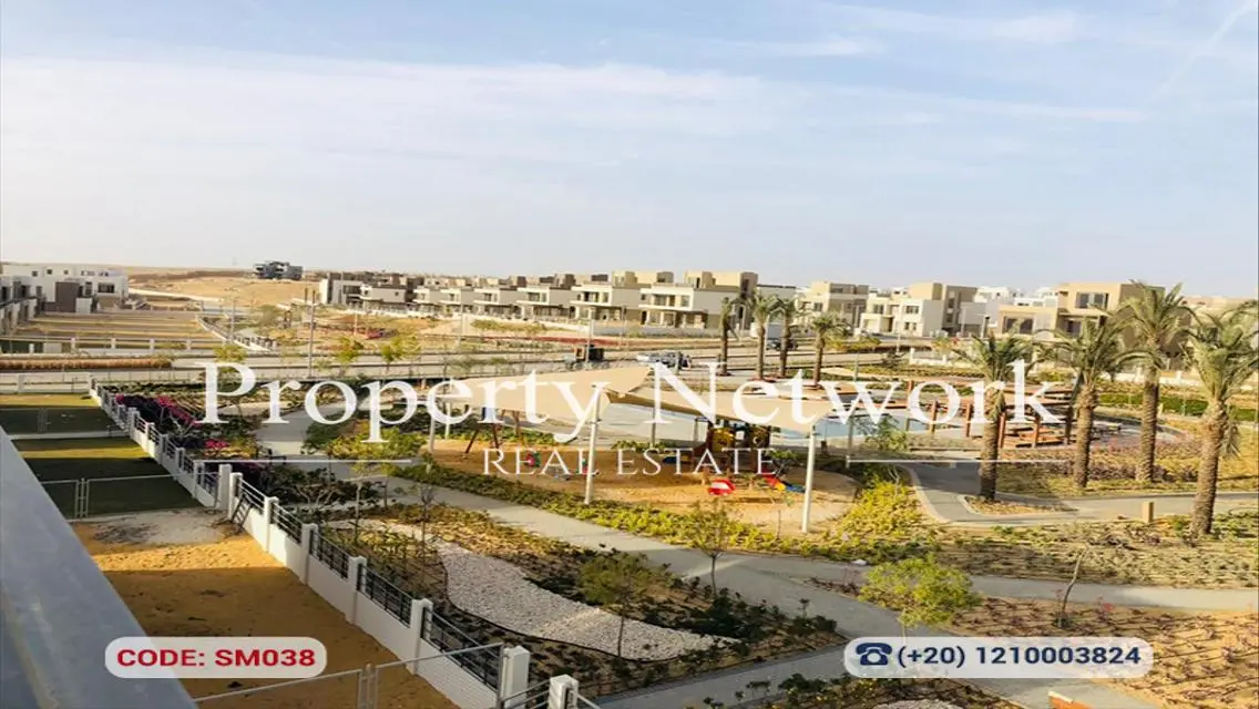 فيلا فاخرة للبيع مع حديقة خاصة في قلب المدينة