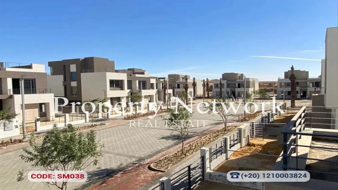 فيلا فاخرة للبيع مع حديقة خاصة في قلب المدينة